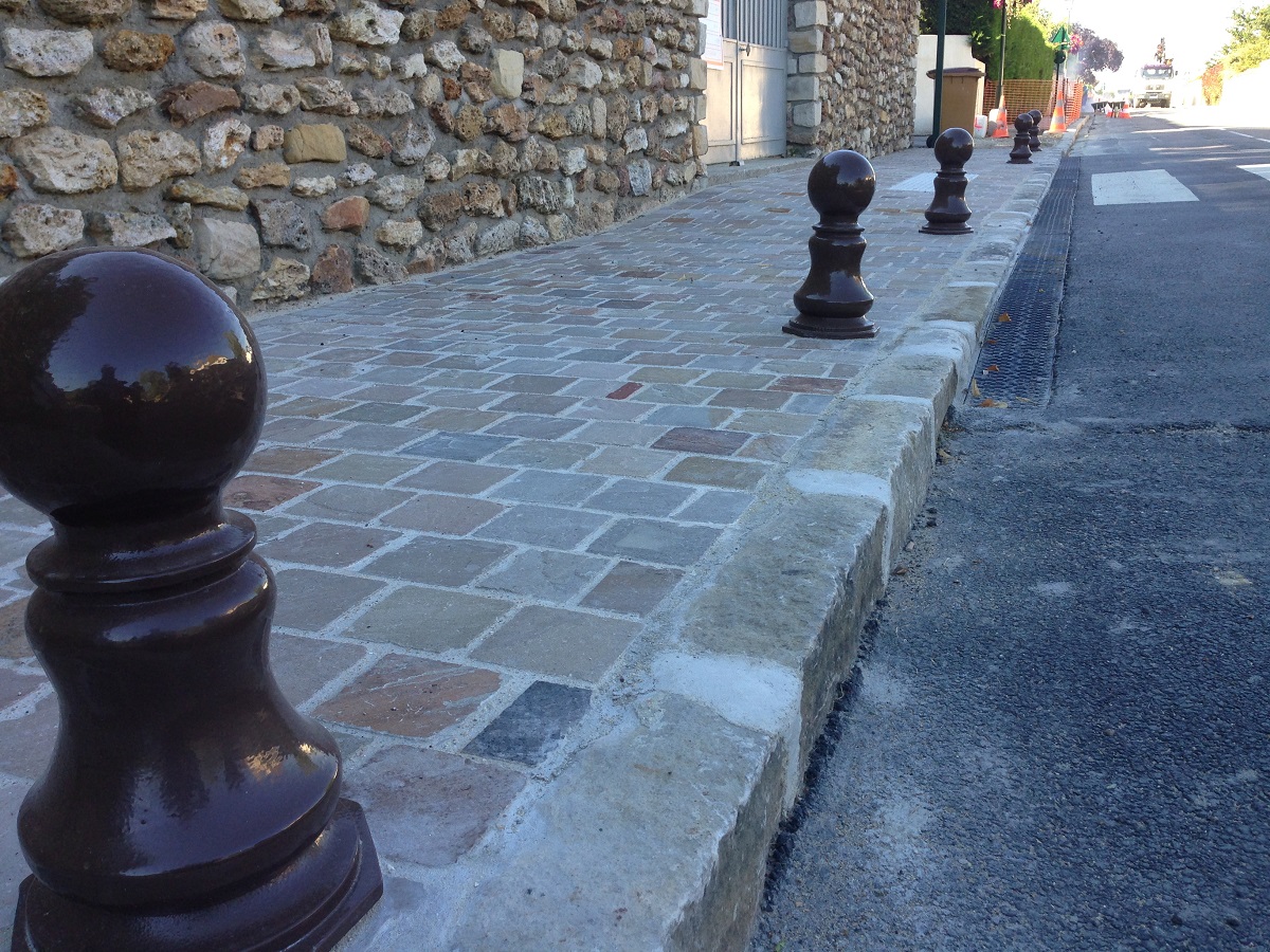 Réfection de trottoir en pavés grès des Indes